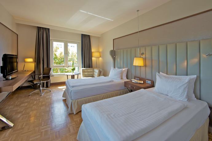 Imagen de la habitación del Hotel Dorint Bonn. Foto 7