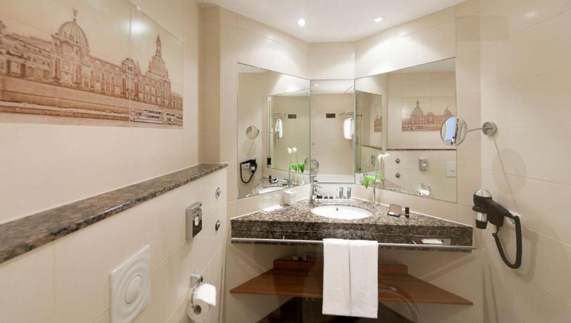 Imagen de la habitación del Hotel Dorint Dresden. Foto 8