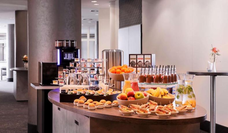 Imagen del bar/restaurante del Hotel Dorint Dresden. Foto 4