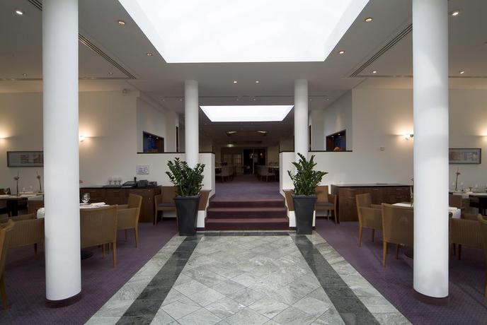 Imagen de los interiores del Hotel Dorint Main Taunus Zentrum Frankfurt/sulzbach. Foto 8