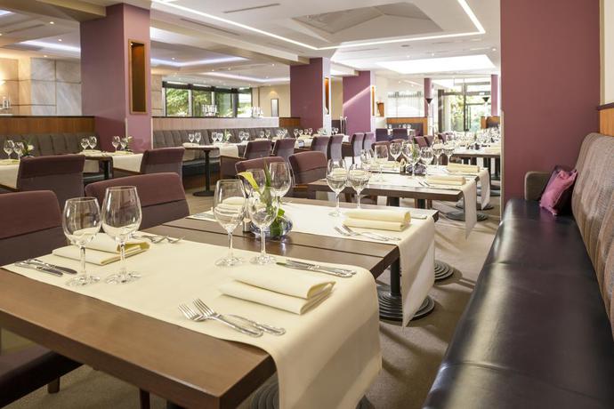 Imagen del bar/restaurante del Hotel Dorint Main Taunus Zentrum Frankfurt/sulzbach. Foto 3