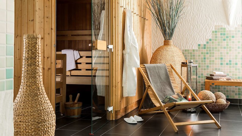 Imagen de la piscina del Hotel Dorint Parkhotel Siegen. Foto 20