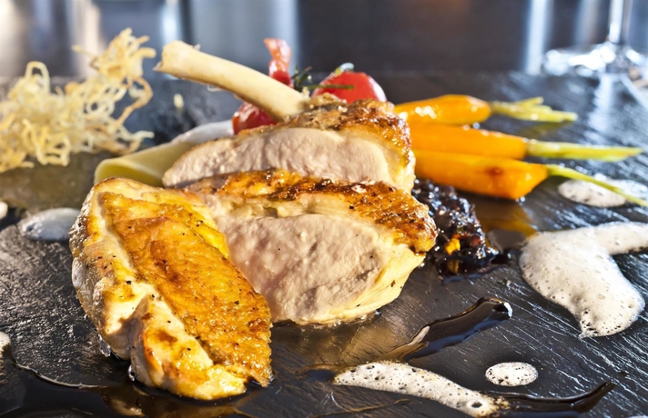 Imagen del bar/restaurante del Hotel Dorint Venusberg Bonn. Foto 2