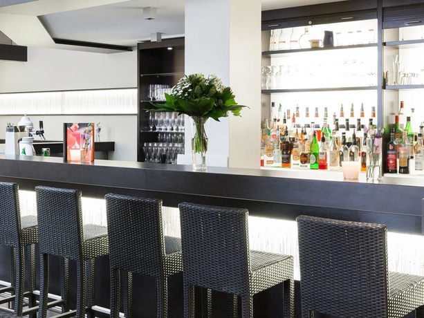 Imagen del bar/restaurante del Hotel Dorint Würzburg. Foto 3