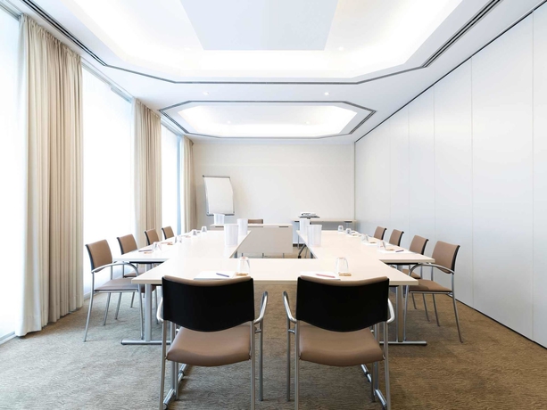 Imagen de los interiores del Hotel Dorint Würzburg. Foto 11