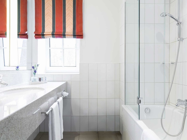 Imagen de la habitación del Hotel Dorint Würzburg. Foto 6