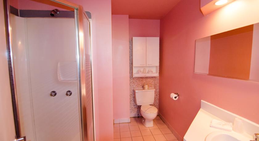 Imagen de la habitación del Hotel Dorion, Montreal. Foto 5