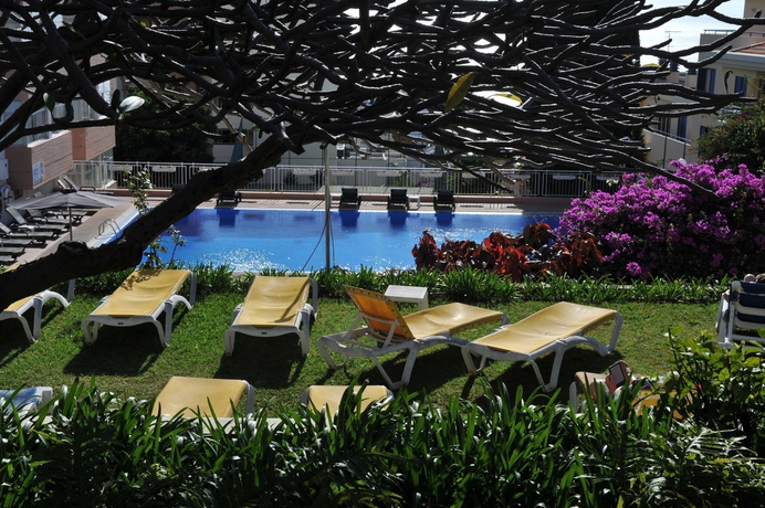 Imagen de la piscina del Hotel Dorisol Estrelicia. Foto 8