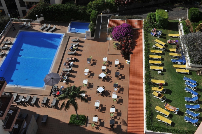 Imagen de la piscina del Hotel Dorisol Estrelicia. Foto 10