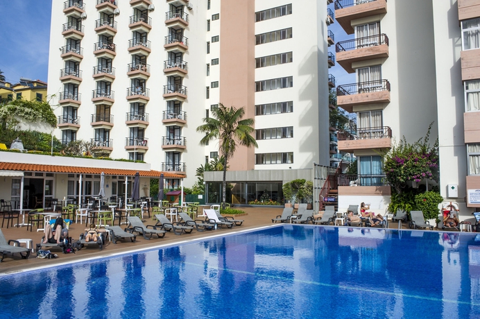 Imagen de la piscina del Hotel Dorisol Estrelicia. Foto 11