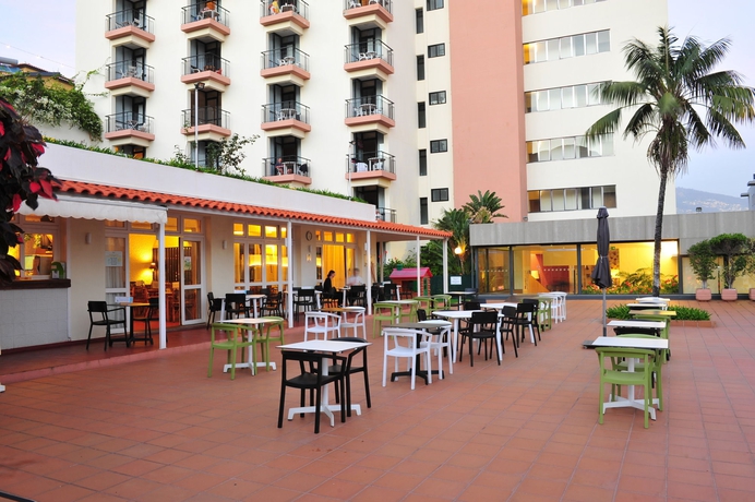 Imagen de los exteriores del Hotel Dorisol Estrelicia. Foto 3