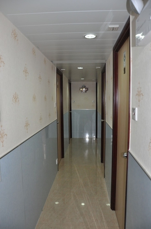Imagen de los interiores del Hotel DormHK. Foto 17