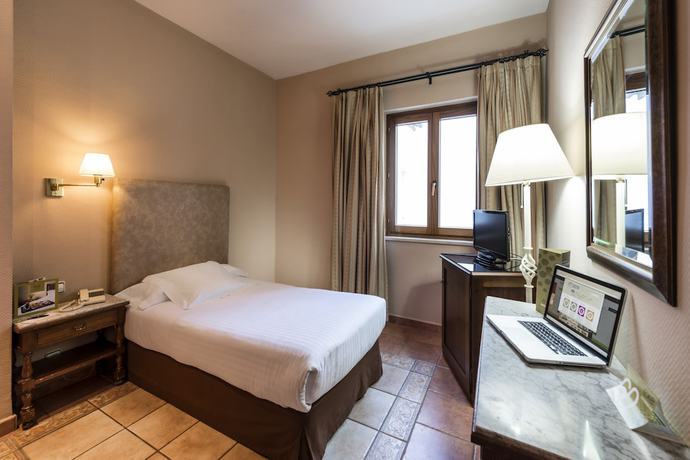 Imagen de la habitación del Hotel Dorma Alfonso VIII. Foto 13