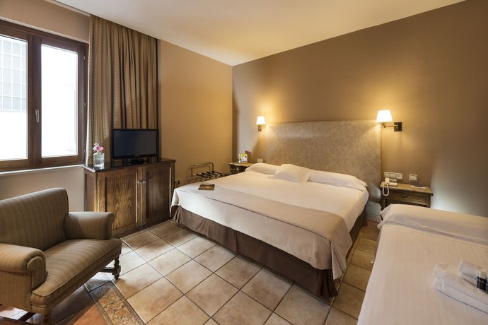 Imagen de la habitación del Hotel Dorma Alfonso VIII. Foto 15