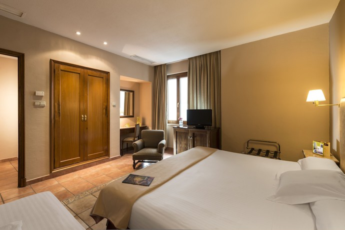 Imagen de la habitación del Hotel Dorma Alfonso VIII. Foto 17