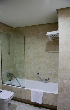 Imagen de la habitación del Hotel Dorma Coliseum. Foto 4