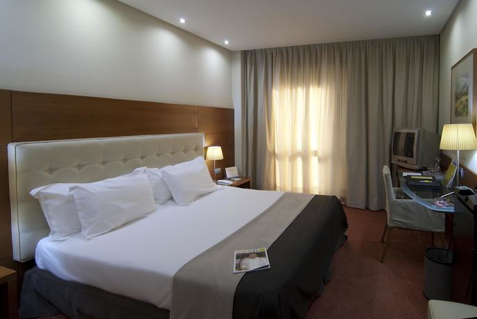 Imagen de la habitación del Hotel Dorma Coliseum. Foto 6