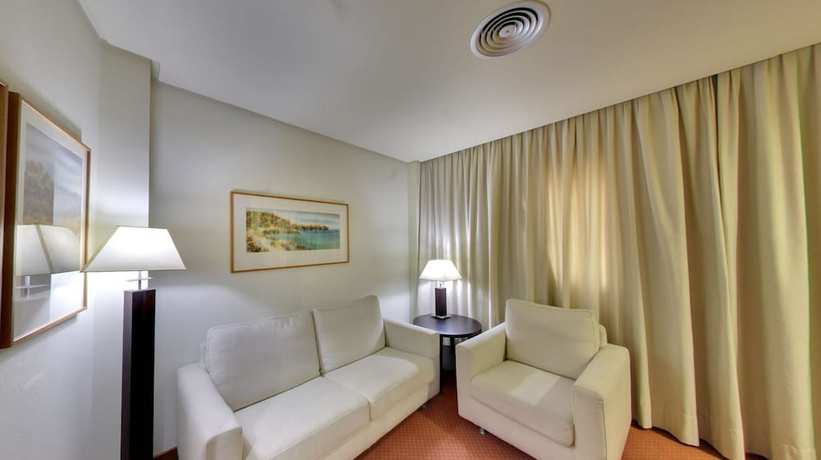 Imagen de la habitación del Hotel Dorma Coliseum. Foto 14