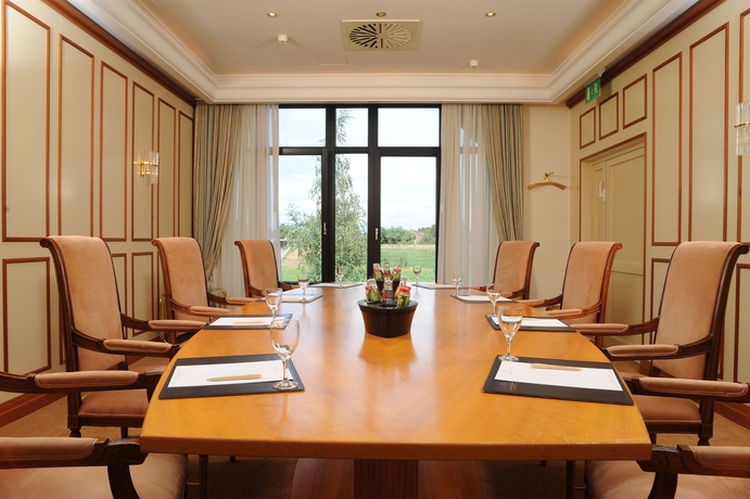 Imagen de los interiores del Hotel Dormero Meerbusch. Foto 5