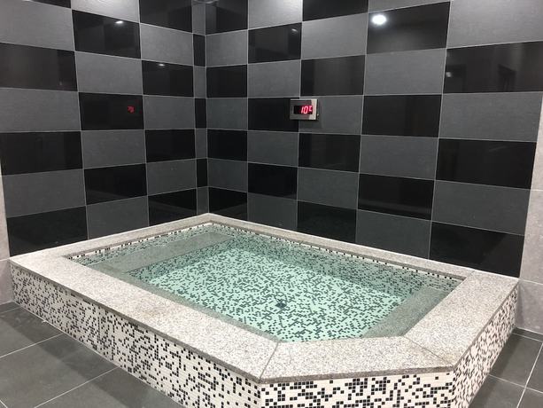 Imagen de la piscina del Hotel Dormy Inn EXPRESS SEOUL Insadong. Foto 20