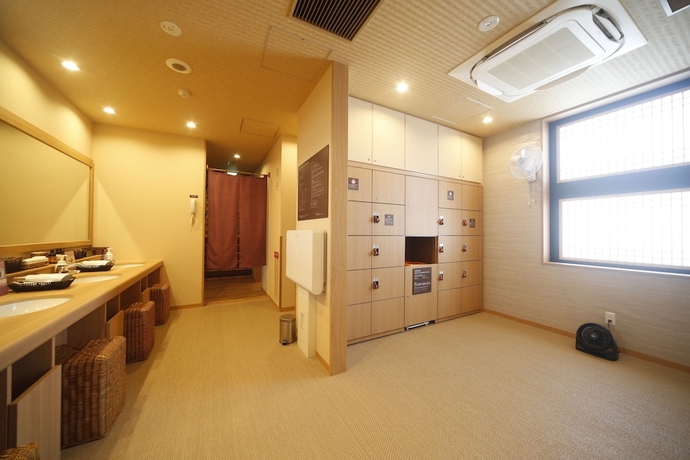 Imagen de la piscina del Hotel Dormy Inn Kofu Marunouchi. Foto 14