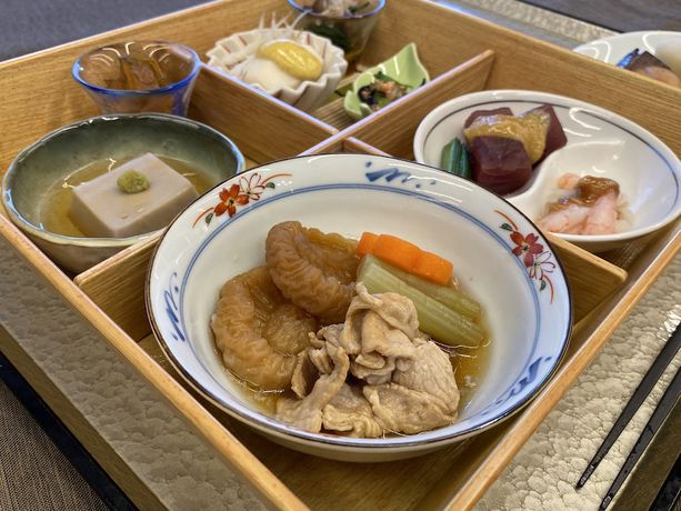 Imagen del bar/restaurante del Hotel Dormy Inn Premium Ginza Hot Springs. Foto 5