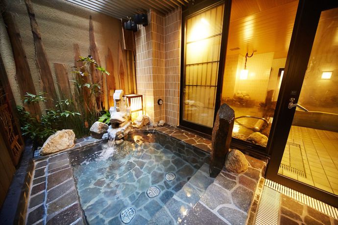 Imagen de la piscina del Hotel Dormy Inn Premium Nagoya Sakae Natural Hot Spring. Foto 17