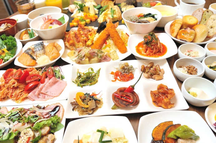 Imagen del bar/restaurante del Hotel Dormy Inn Premium Seoul Garosugil. Foto 4
