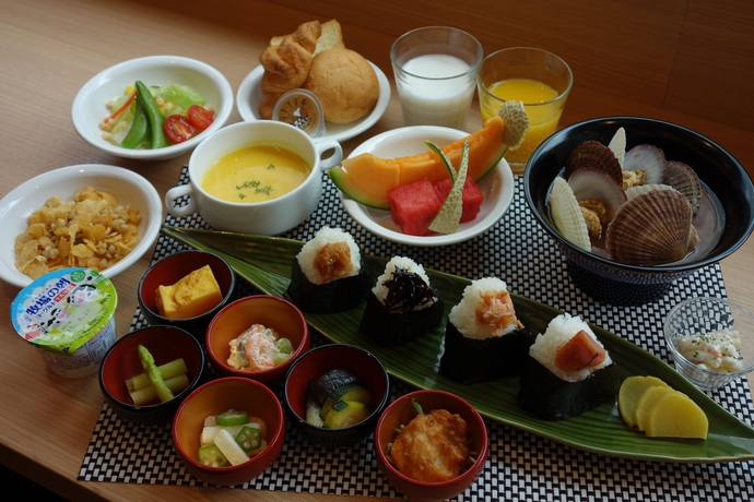 Imagen del bar/restaurante del Hotel Dormy Inn Ueno Okachimachi Hot Spring. Foto 3