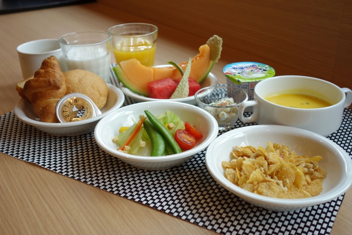 Imagen del bar/restaurante del Hotel Dormy Inn Ueno Okachimachi Hot Spring. Foto 7