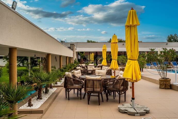 Imagen general del Hotel Dorna, MAMAIA. Foto 41