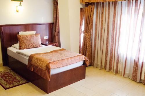 Imagen de la habitación del Hotel Dorottya. Foto 9