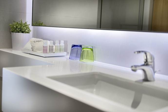 Imagen de la habitación del Hotel Dorsett Changi City Singapore. Foto 4