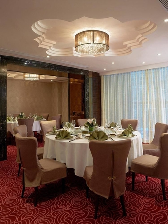 Imagen del bar/restaurante del Hotel Dorsett Kwun Tong, Hong Kong. Foto 3