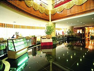 Imagen del bar/restaurante del Hotel Dorsett Lushan Resort. Foto 4