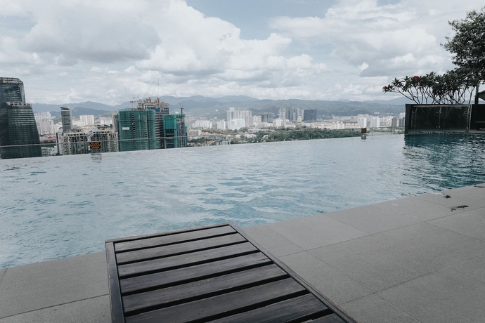Imagen de la piscina del Hotel Dorsett Residences Bukit Bintang - MZ suite. Foto 18