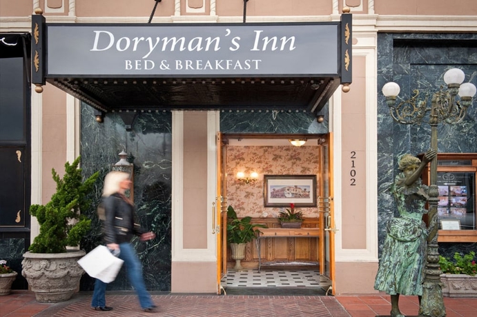 Imagen general del Hotel Dorymans Oceanfront Inn. Foto 1