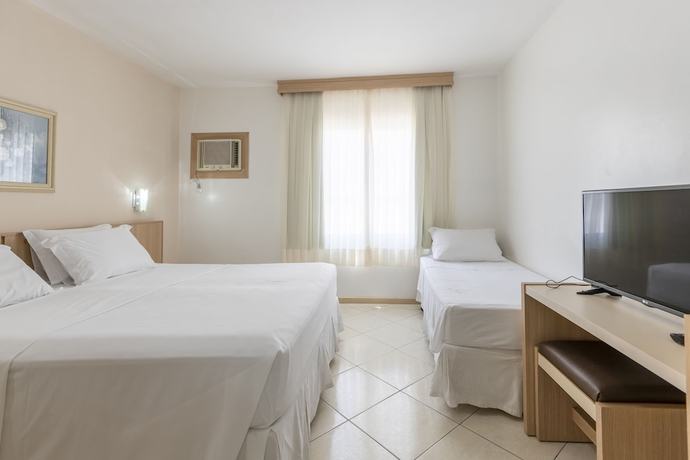 Imagen de la habitación del Hotel Dos A&ccedil;ores. Foto 4