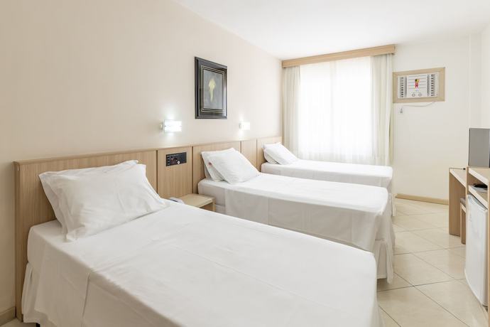 Imagen de la habitación del Hotel Dos A&ccedil;ores. Foto 14