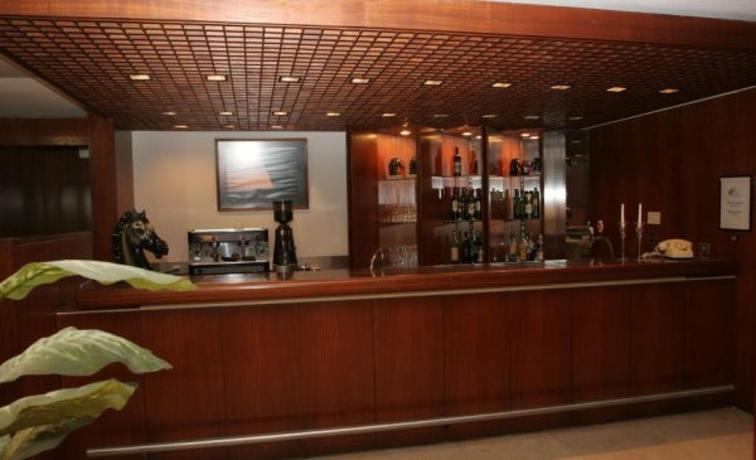 Imagen del bar/restaurante del Hotel Dos Cavaleiros. Foto 2