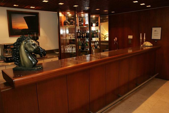 Imagen del bar/restaurante del Hotel Dos Cavaleiros. Foto 3