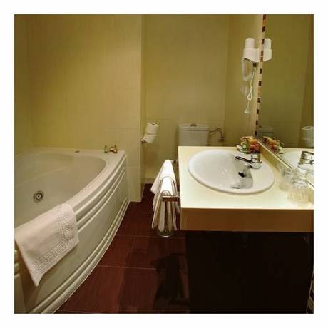 Imagen general del Hotel Dos Hermanas. Foto 2