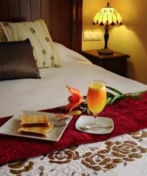 Imagen de la habitación del Hotel Dos Hermanas. Foto 12