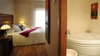 Imagen de la habitación del Hotel Dos Hermanas. Foto 14