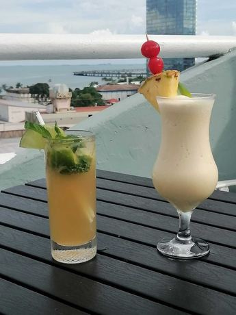 Imagen del bar/restaurante del Hotel Dos Mares. Foto 4