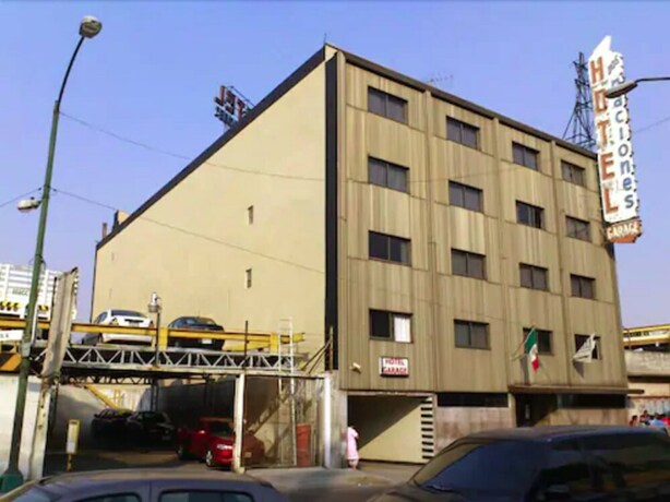 Imagen general del Hotel Dos Naciones. Foto 3