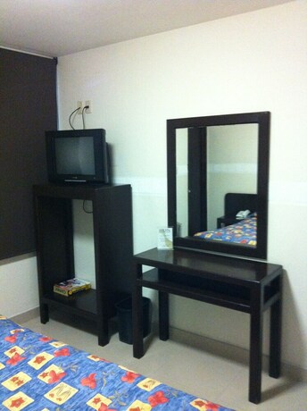 Imagen de la habitación del Hotel Dos Naciones. Foto 25