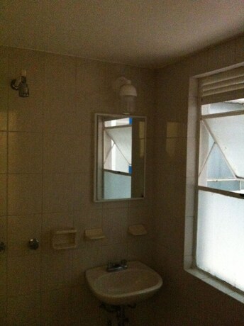 Imagen de la habitación del Hotel Dos Naciones. Foto 27