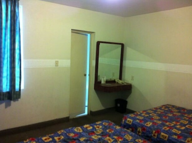 Imagen de la habitación del Hotel Dos Naciones. Foto 32
