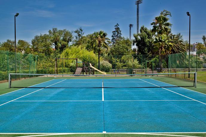 Imagen de los exteriores del Hotel Dos Templarios. Foto 5